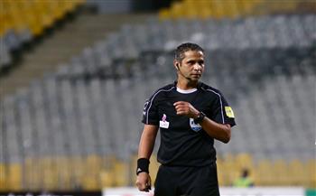   محمود عاشور يقود مباراة الأهلى وإنبى تحكيميًا