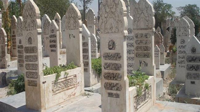 هل دفن الإنسان بجوار الصالحين يخفف من عذابه في القبر