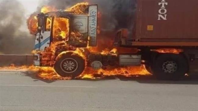 تفحم سيارة نقل ثقيل بالطريق الدائري في الجيزة