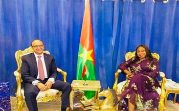   السفير المصري في واجادوجو يلتقي بالوزيرة المنتدبة للتكامل الإفريقي والبوركينيين في الخارج