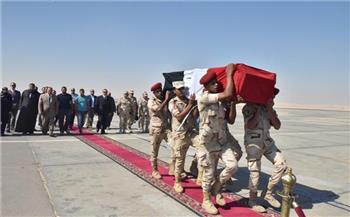   كبار محافظة أسيوط يتقدمون الجنازة العسكرية للشهيد محمد عبد الحفيظ 