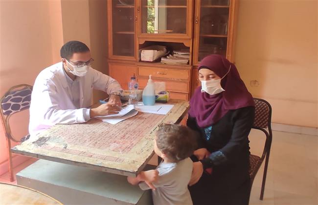الكشف وتقديم  العلاج لأكثر من 890 مواطناً في قافلة مديرية الصحة ببنى سويف