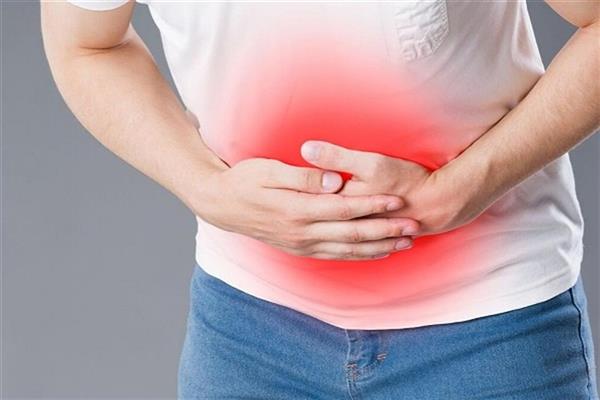 8 أعراض تشير إلى الإصابة بـ التهاب الأمعاء