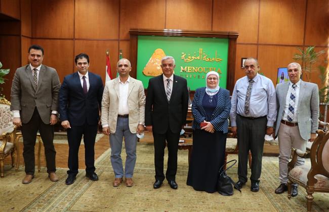 رئيس جامعة المنوفية يستقبل لجنة من قطاع الحاسبات والمعلومات بالمجلس الأعلى للجامعات