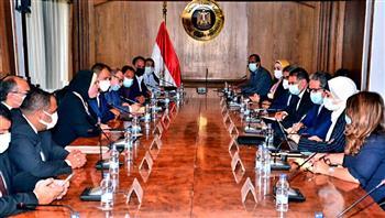 وزيرا الصناعة والسياحة يبحثان استعدادات مصر للمشاركة بـ «إكسبو 2020» في دبي