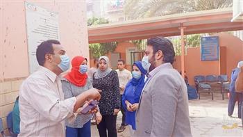  مدير تأمين صحي بني سويف في زيارة مفاجئة لعيادة الصحة المدرسية