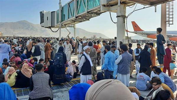خاليًا من الحشود.. مطار كابول يستأنف الرحلات الجوية
