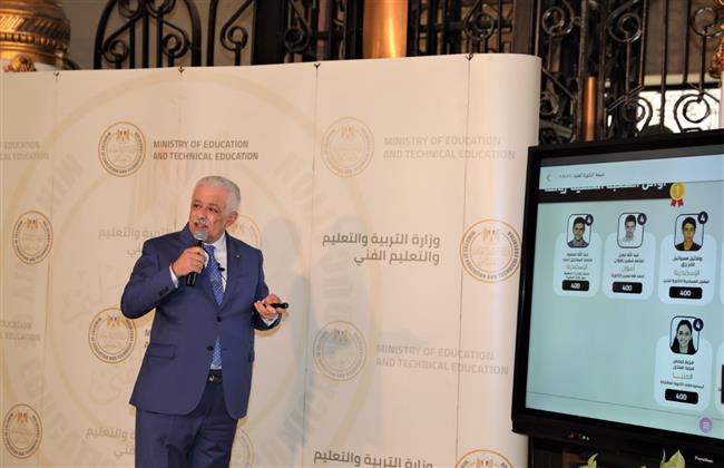 والد الأولى على الجمهورية لـ«دار المعارف»: «كورونا لم تمنع فريدة من التفوق» 