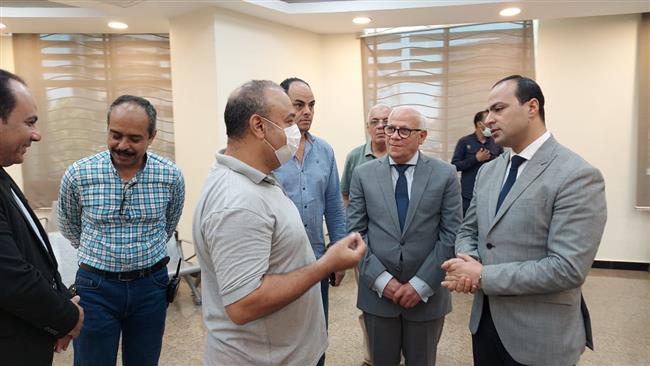 محافظ بورسعيد يزور مجمع هيئات التأمين الصحى الشامل ويلتقى رئيس هيئة الرعاية الصحية
