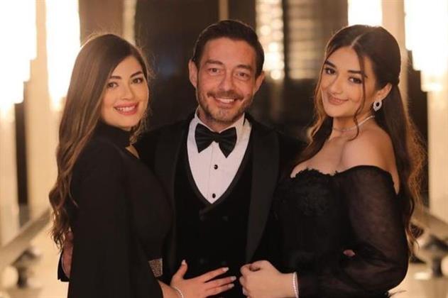 أحمد زاهر يحتفل بنجاح بناته في الثانوية العامة