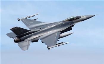 طائرات إف -16 العراقية تقصف جماعات إرهابية بمنطقة جبال حمرين