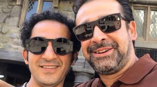 صورة| أحمد حلمى يقدم تهنئة كوميدية لكريم عبد العزيز فى عيد ميلاده
