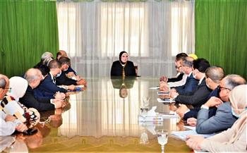   وزيرة التجارة تجرى زيارة ميدانية لمقر صندوق دعم صناعة الغزل بالإسكندرية