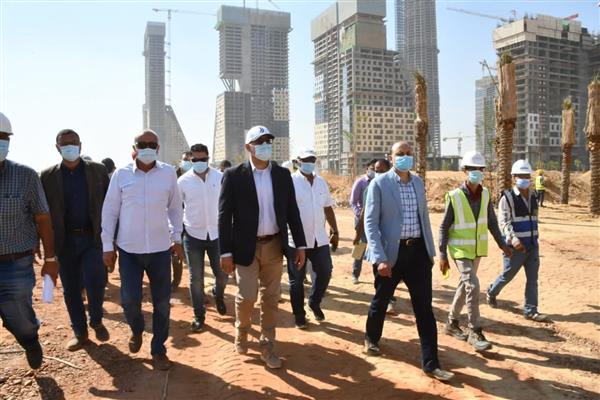 الجزار بتفقد التشطيبات النهائية للموقع العام بالحى الحكومي فى العاصمة الإدارية الجديدة