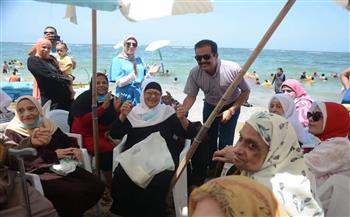   بالفرق الفنية :شواطئ الإسكندرية تستقبل مرضي السرطان 