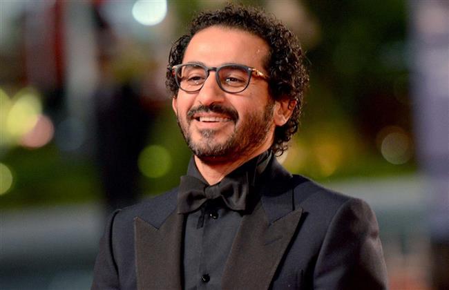 أحمد حلمى ينشر فيديو لـ منى زكى:«اوعي حد يقولها اني نزلته»