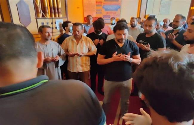 بالصور.. تشييع جنازة والدة أحمد حسن