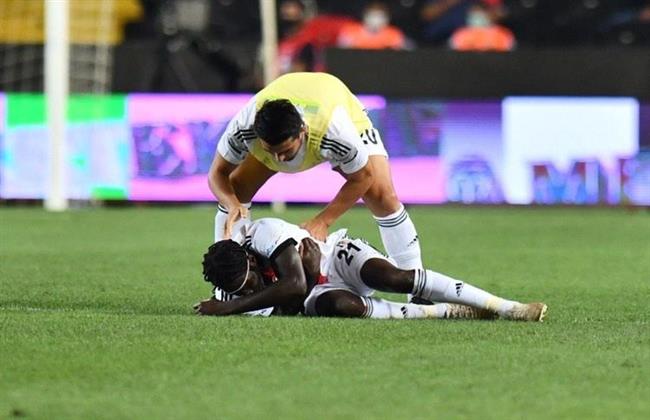 بعد واقعة إريكسن.. لاعب بشكتاش يقبض قلوب الجماهير بهذه اللقطة