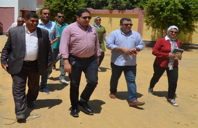 «حبش» يتفقد مشروعات «حياة كريمة»