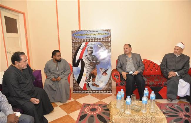 محافظ أسيوط يقدم واجب العزاء لأسرة الشهيد البطل «محمد عبد الحفيظ»