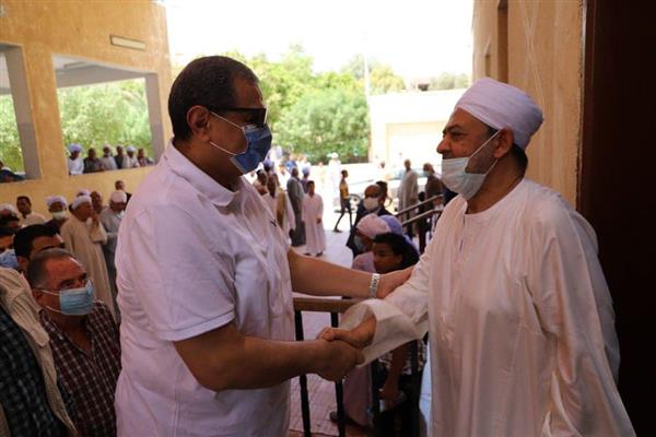 ​شيخ الأزهر يستقبل وزير القوي العاملة بالأقصر