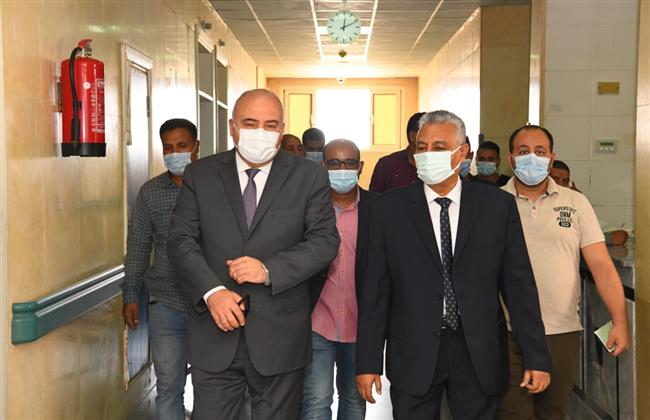 سيدة قناوية تطلب إجراء عملية لزوجها.. والمحافظ يستجيب