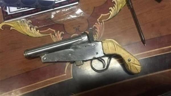 بسلاح ومخدرات.. تفاصيل سقوط «شيبه» بالمعصرة