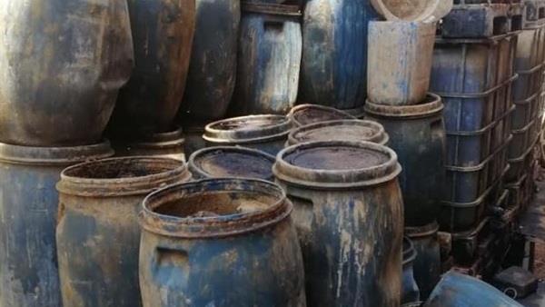 ضبط ٨ طن مبيدات مجهولة المصدر و١٣ كجم لحوم مفرومة غير صالحة بالبحيرة 