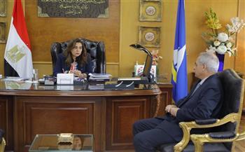 محافظ دمياط تبحث مع رئيس شركة مياه الشرب الأعمال الجارى تنفيذها خلال الفترة الحالية 