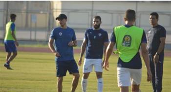 فيرناندو يقود فقرة بدنية للاعبين على هامش مران الزمالك