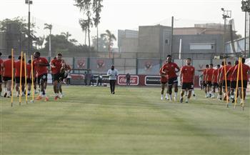 موسيماني يحاضر اللاعبين بالفيديو قبل مران الأهلي استعدادًا لمباراة وادي دجلة ‏