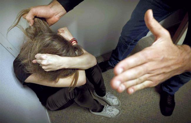 القصة الكاملة لتعذيب فتاة قنا على يد والديها 