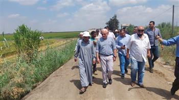   محافظ بورسعيد يشهد موسم حصاد الأرز بـ«سهل الطينة»