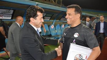 وزير الرياضة يشهد تدريبات المنتخب الوطني قبل مباراتي أنجولا والجابون  