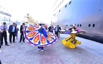   قيادات ميناء الإسكندرية والسياحة يستقبلون  السفينة السياحية Blue Sapphire 