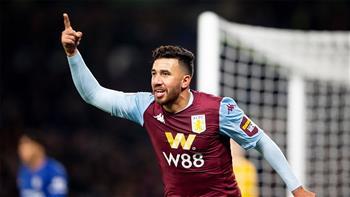 «تريزيجيه» يؤازر لاعبى المنتخب قبل مواجهة أنجولا