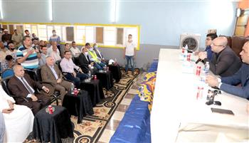   محافظ بني سويف يواصل لقاءاته مع المواطنين بقرى «حياة كريمة»