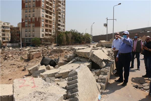 محافظ القاهرة يتفقد أعمال توسعة محور عدلى منصور
