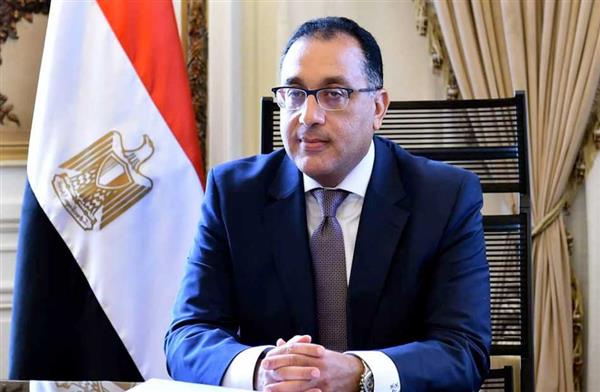 رئيس الوزراء يشهد تدشين كراكة جديدة لهيئة قناة السويس