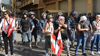   لبنان.. محتجون يحاولون إقتحام مبنى مجلس النواب