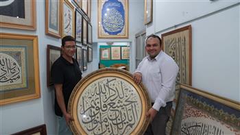   الفنان خضير البورسعيدي يهدي مجموعة قيمة ونادرة من لوحاته الفنية الخطية إلى مكتبة الإسكندرية 