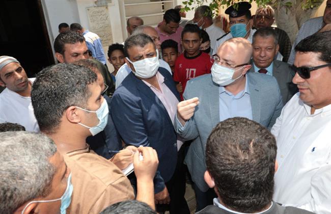 محافظ بني سويف يجتمع بأعضاء مجلس النواب بأهناسيا