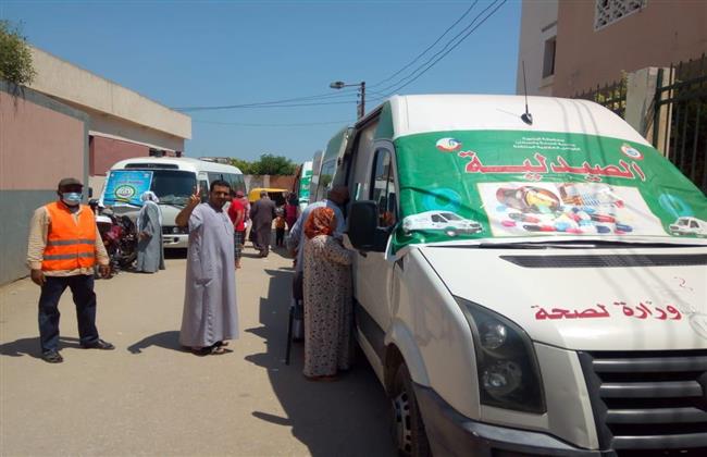 الكشف على ١٦٨٣ مريض خلال قافلة طبية مجانية ضمن مبادرة حياة كريمة بالبحيرة