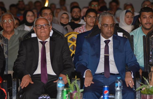 محافظ بورسعيد يشهد حفل تخرج الدفعة الثانية لكلية الطب جامعة بورسعيد