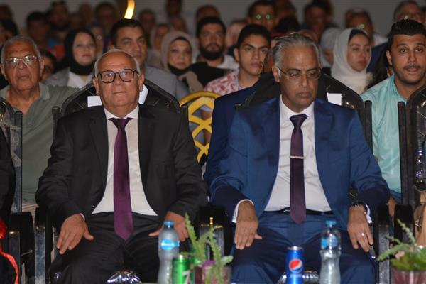 محافظ بورسعيد يشهد حفل تخرج الدفعة الثانية لكلية الطب جامعة بورسعيد