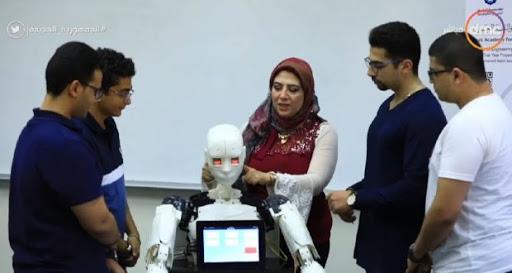 طلاب  الأكاديمية العربية  يصممون روبوت لأطفال مرض التوحد 
