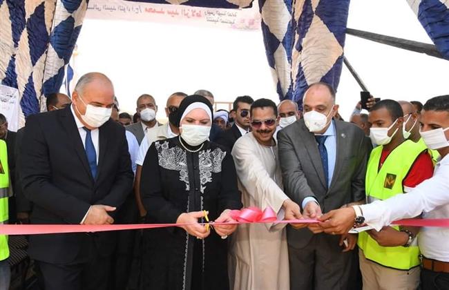 وزيرة التجارة والصناعة ومحافظ قنا يتفقدان مصانع كلاحين قفط