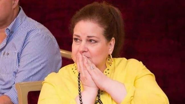 درّة تنعى الفنانة دلال عبد العزيز