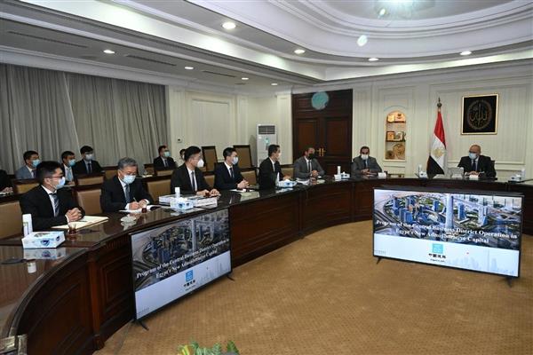 الجزار يبحث خطوات تنفيذ خطة إدارة وتشغيل منطقة الأعمال المركزية بالعاصمة الإدارية