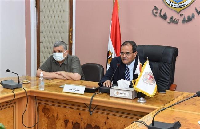 جامعة سوهاج تمنع دخول الغير حاصلين علي تطعيم كورونا